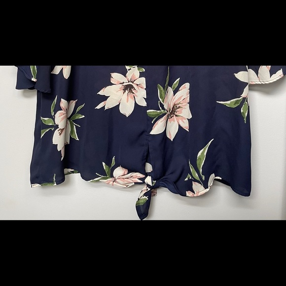 Urbanology XL Blouse - Picture 2 of 2